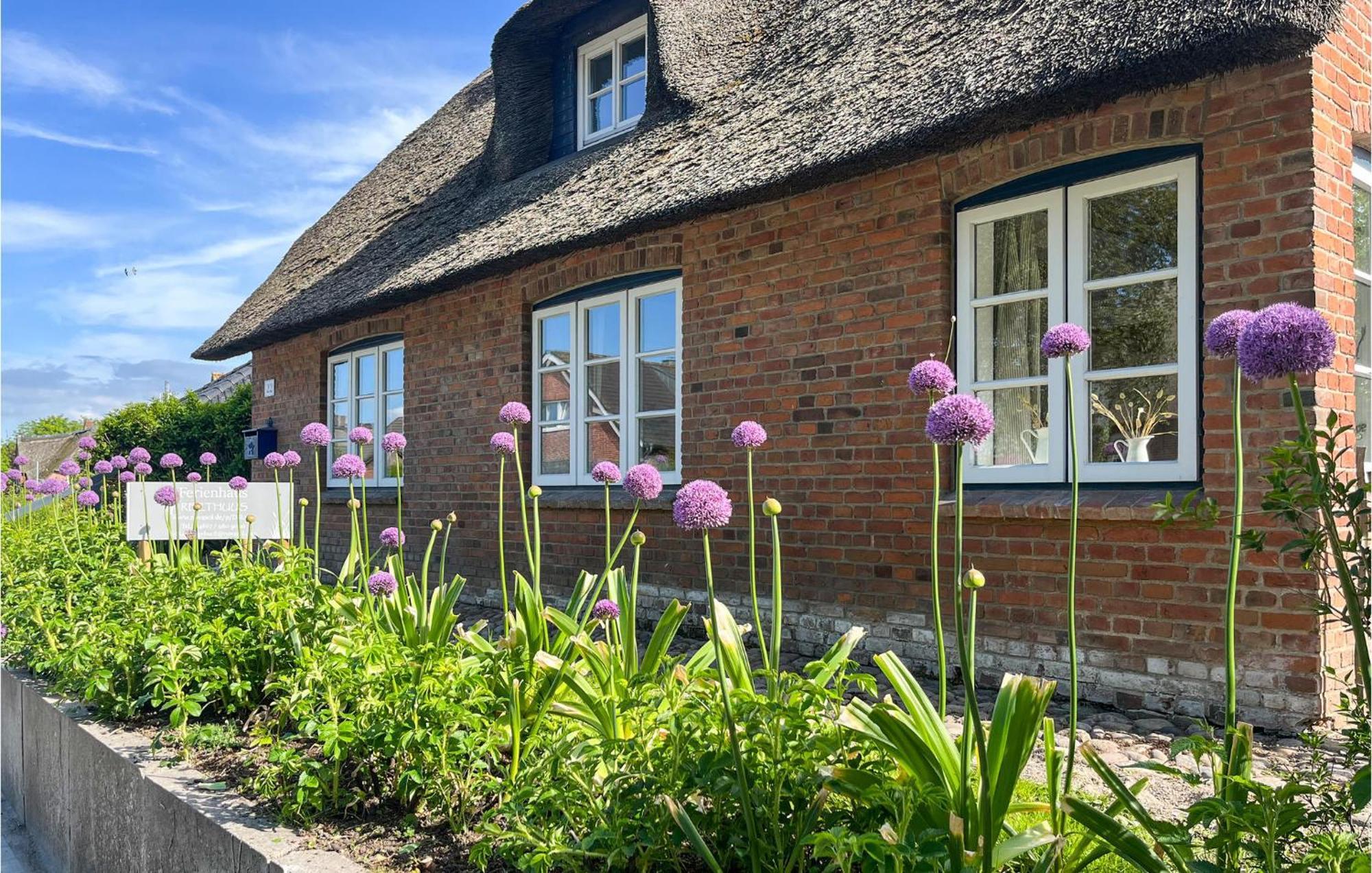 Gorgeous Home In Emmelsbuell-Horsbuell With Kitchen Exterior foto